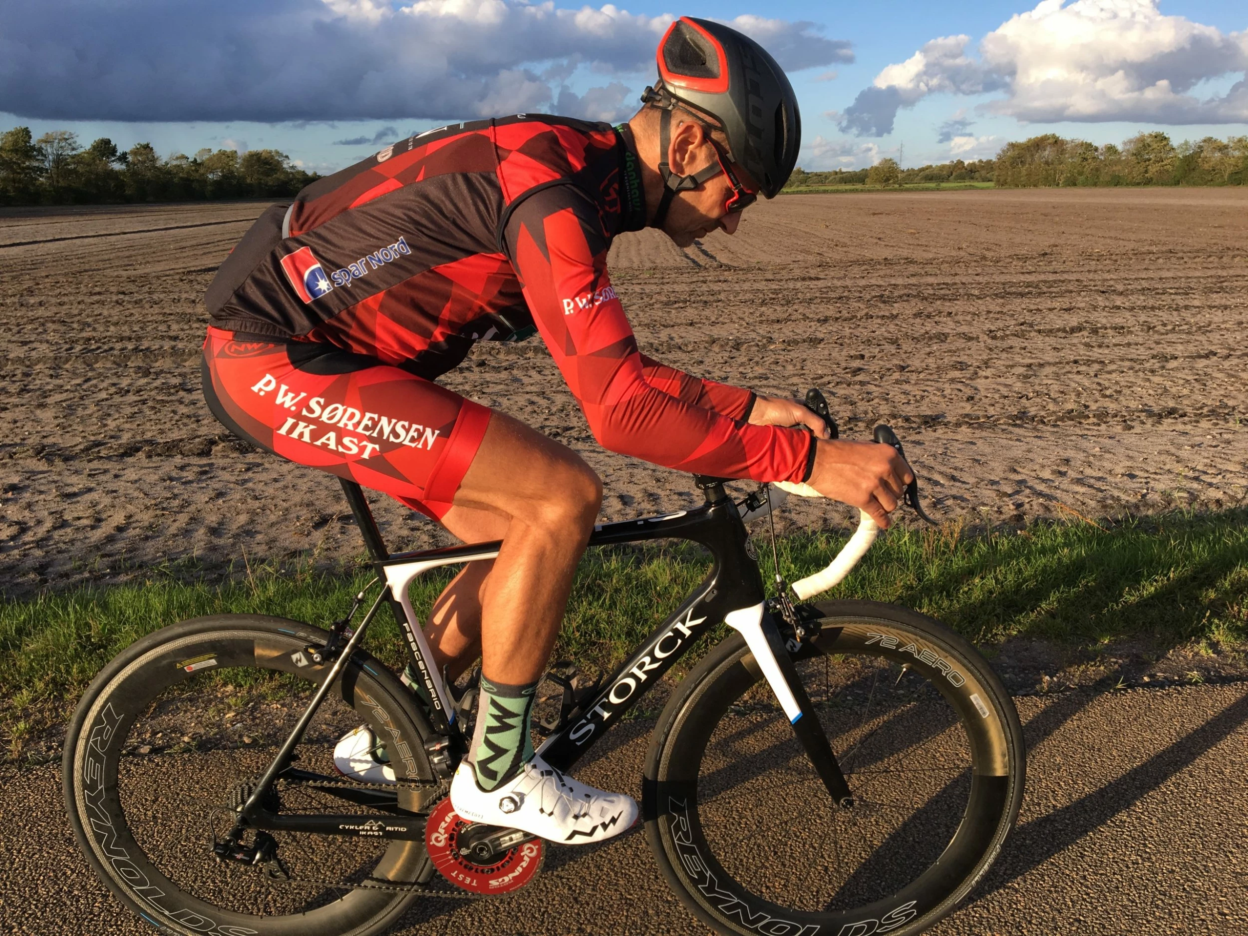 Forside -Vitus Salg stel hvor langt overroer scaled