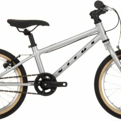 Vitus 16 Børn, Violet